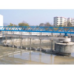 重慶沃利克環(huán)保半橋式中心傳動(dòng)吸刮泥機(jī)怎么樣，重慶半橋式中心傳動(dòng)吸刮泥機(jī)
