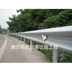 【包您滿意】濰坊護(hù)欄廠家@道路護(hù)欄廠家?濰坊道路隔離欄@濰坊橋梁護(hù)欄？濰坊波形護(hù)欄？歡迎您致電！