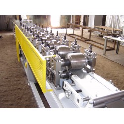 冷彎成型機(jī)供應(yīng)：輥壓成型機(jī)專業(yè)生產(chǎn)廠家