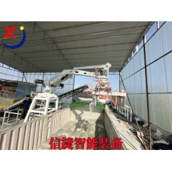 在高溫環(huán)境中，全自動裝車機(jī)器人代替人工飼料裝車